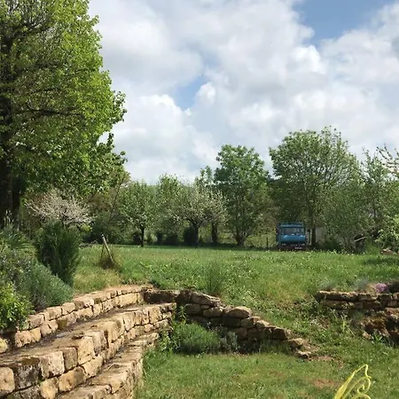 Corps De Ferme Avec Un Immense Jardin Agreable Holiday home Estaing (Aveyron)